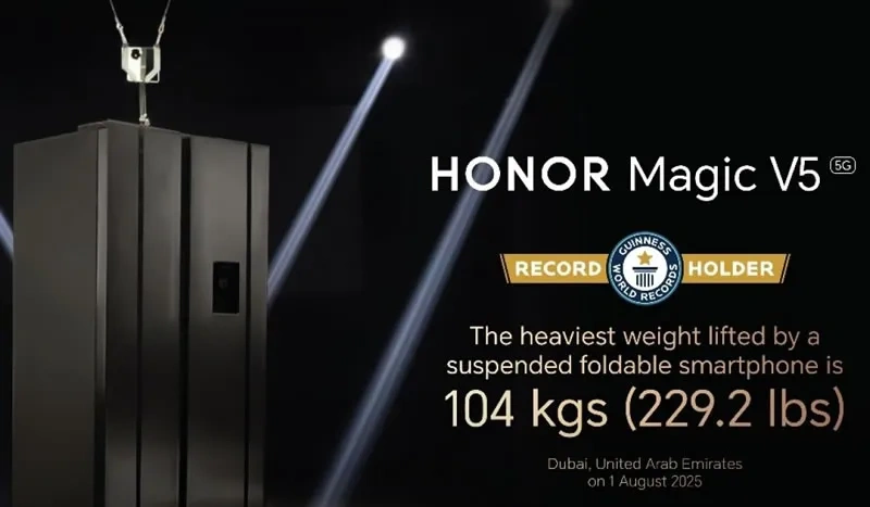 Складной смартфон Honor Magic V5 поднял целый холодильник, установив рекорд Гиннесса
