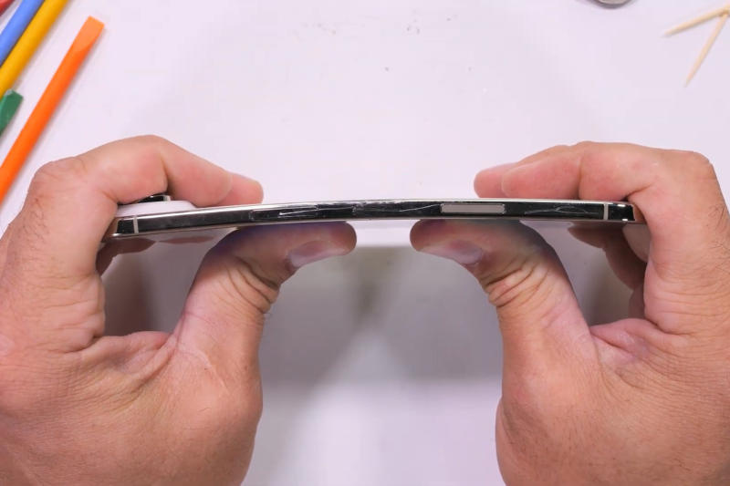 Apple  : iPhone Air      