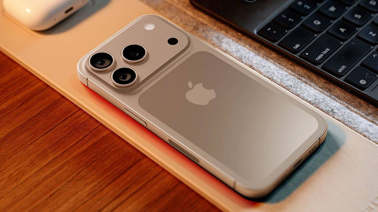   iPhone 17