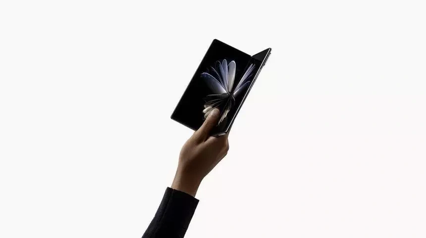 �������� Xiaomi 18 Fold � ������� 18 Pro ������ � ��������, �� �� � ���� ����